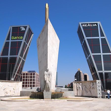 Atico Puerta De Europa Apartment Мадрид Екстериор снимка